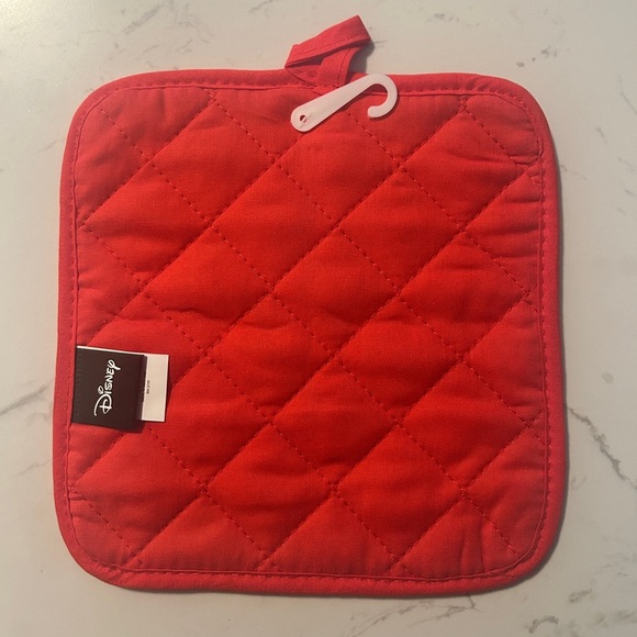 Disney Minnie Mouse Pot Holder - Red & White Classic Design- NWT - Picture 6 of 6